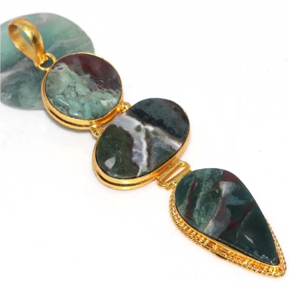 Earth Art hand crafted artisan Jewelry - Striking Bloodstone gold pendant
